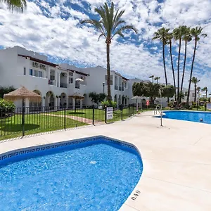 https://renovated-apartment-on-beachside-with-pool.hotelsinnerja.org